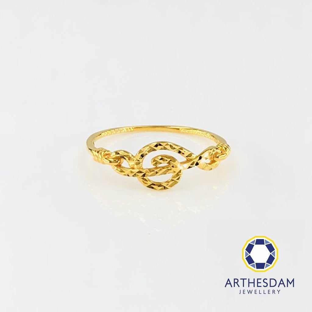 Girl gold sale rings images