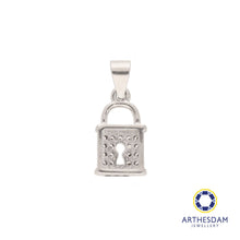 Load image into Gallery viewer, Arthesdam Jewellery 925 Silver Sparkling Lock Pendant
