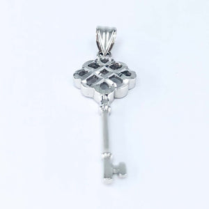 Arthesdam Jewellery 18K White Gold Knot Key Pendant