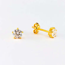 Load image into Gallery viewer, Arthesdam Jewellery 916 Gold Starry Solitaire Earrings
